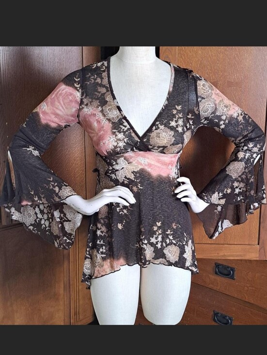 Miss Me Tops - VTG Miss Me Y2K Whimsigoth Asymmetrical Mesh Bell Sleeve Top L